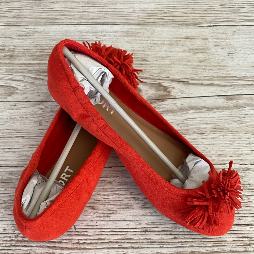NWT REPORT Pom Flats Red Sz 7